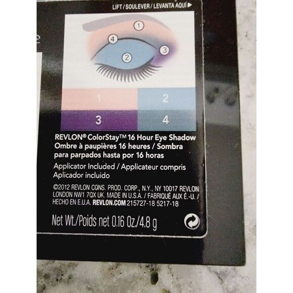 Revlon Colorstay Day To Night Eyeshadow Quad #585 Sea Mist NEW - Picture 3 of 4